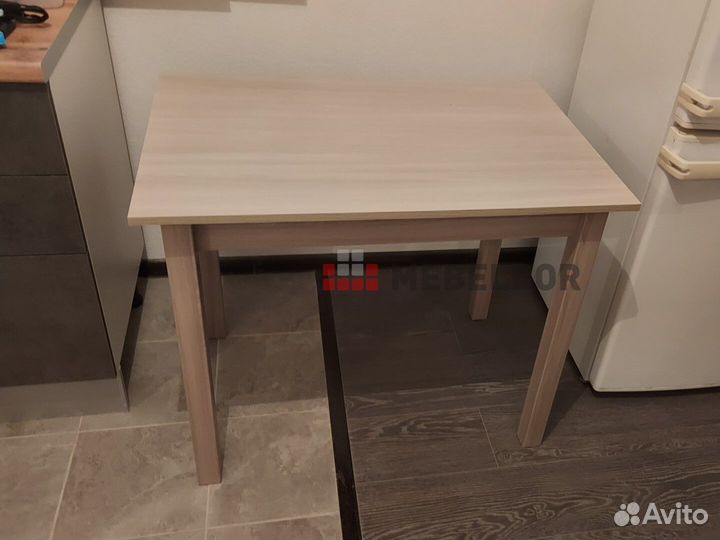 Стол обеденный