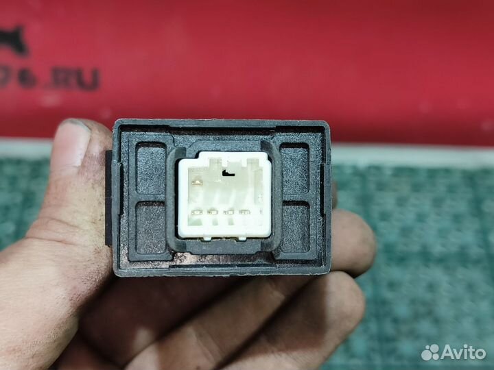 Блок иммобилайзера на Kia Spectra