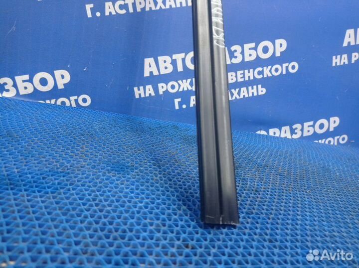 Бархотка двери Skoda Octavia Tour лифтбэк 2000