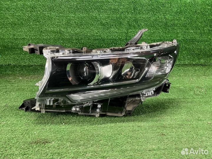 Фара левая Toyota Land Cruiser Prado