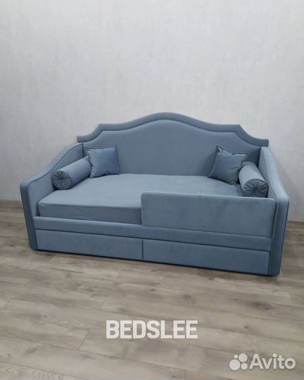 Кровать детская с бортиком