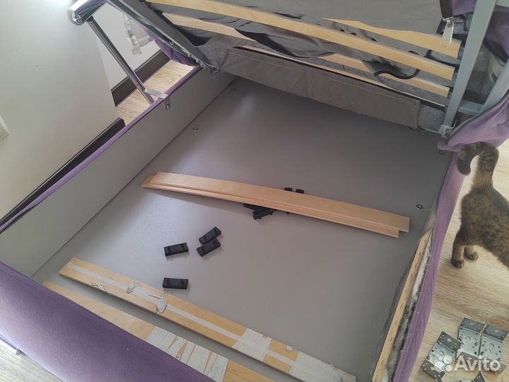 Маленький диван