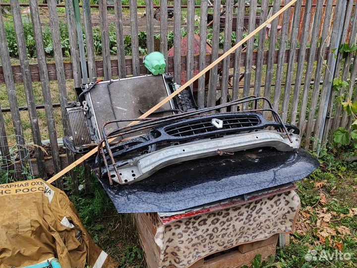 Капот для Renault safrane 1997