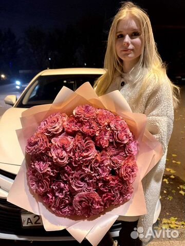 Пионовидная роза