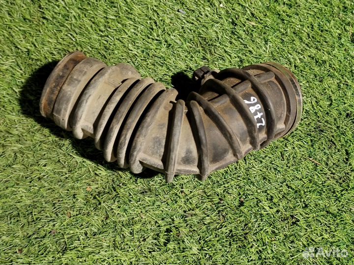 Патрубок воздушного фильтра Daewoo Nubira 1