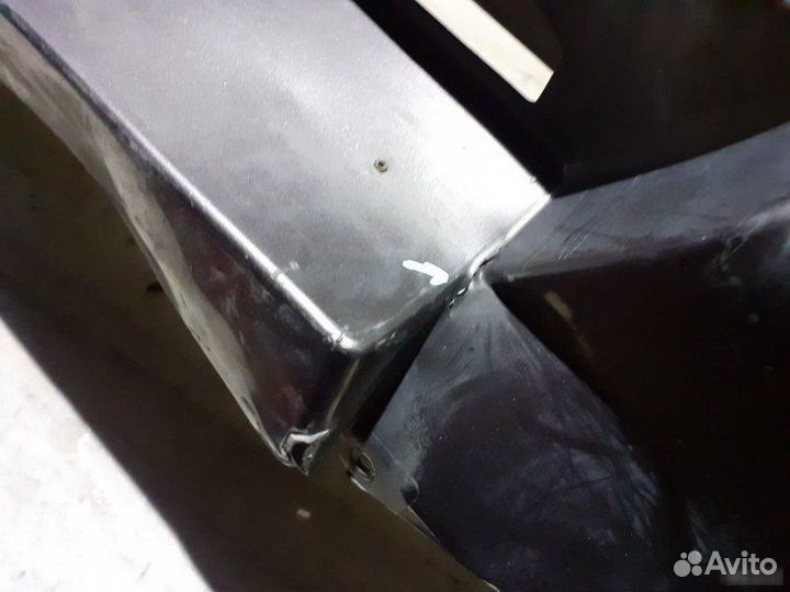 Бампер задний под парктроники Suzuki