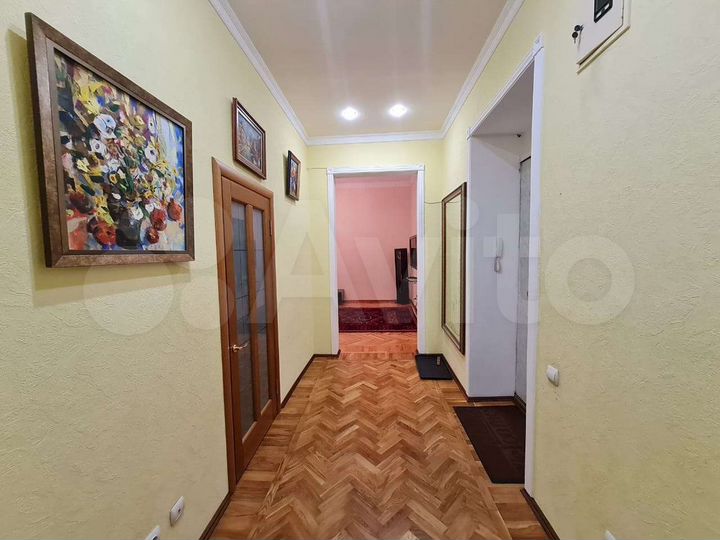 2-к. квартира, 59 м², 2/3 эт.