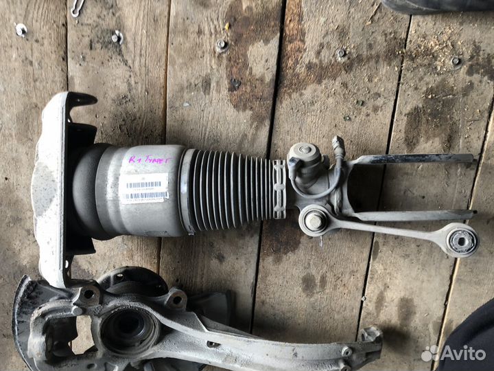 Передняя Правая стойка пневмо VW Touareg 2002-2010