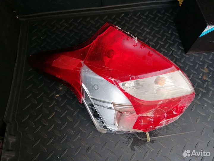 Фонарь задний левый Форд Фокус 3