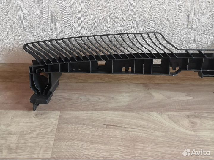 Крепление бампера Тигуан 16