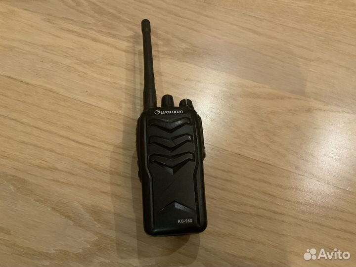 Портативная радиостанция Wouxun KG-988 U 6/4/1 Вт