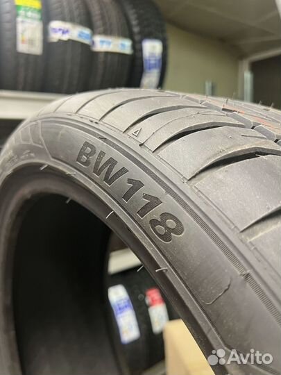 Bearway BW118 255/40 R20 94U