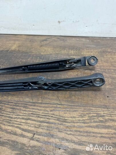 Поводок дворника Audi A6 C4 ABC 1996