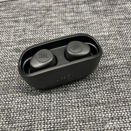 Беспроводные наушники JBL wave 100 TWS чёрные б/у