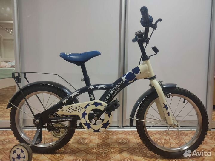 Детский велосипед четырехколесный