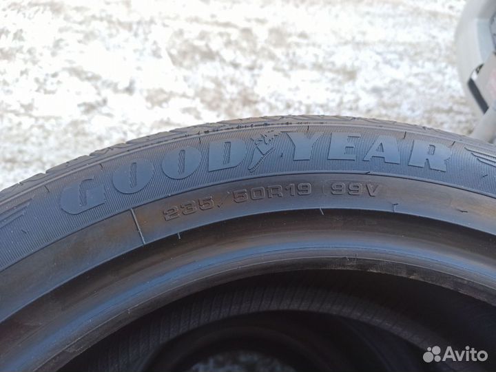 Goodyear EfficientGrip Performance SUV 235/50 R19 99V