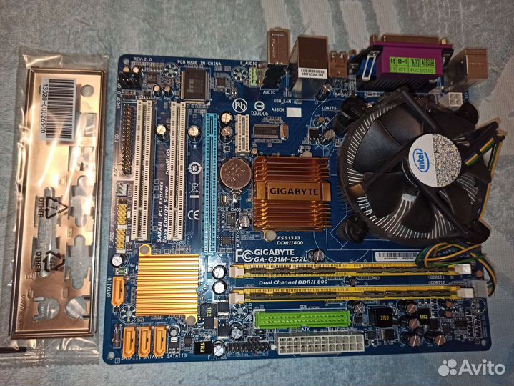 Материнская плата с процессором и памятью