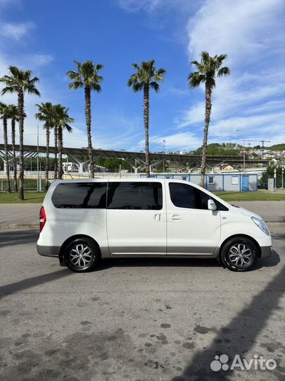 Hyundai Grand Starex 2.5 AT, 2017, 160 000 км