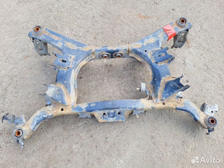 Подрамник задний на Subaru Forester 4