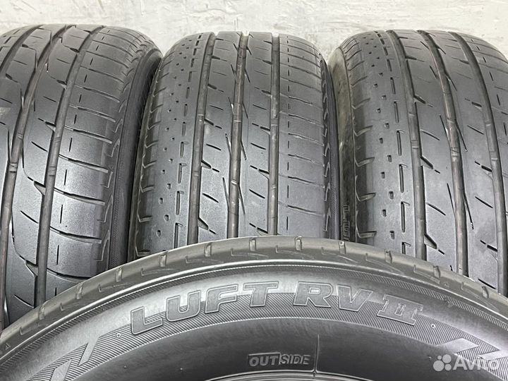 Bridgestone Luft RV II 215/60 R17 96H