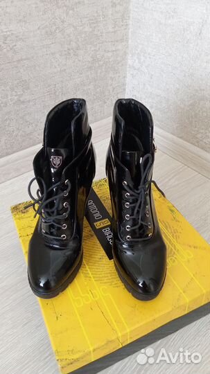 Ботинки женские