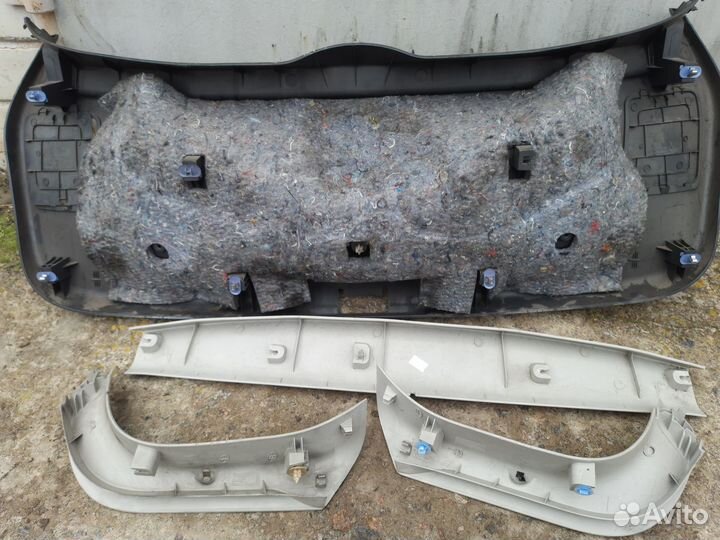 Обшивка крышки багажника рено меган 3 хетчбек