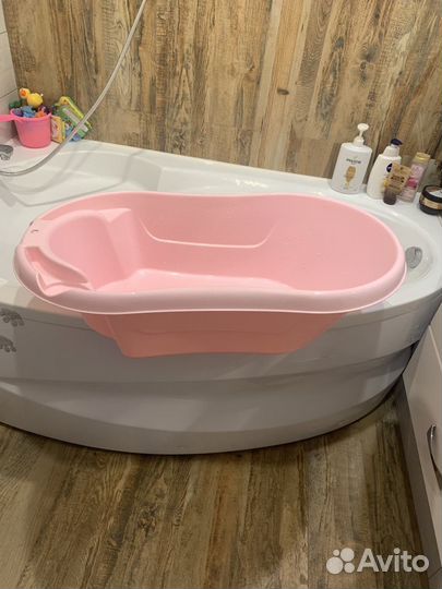 Ванночка + круг для купания малышей