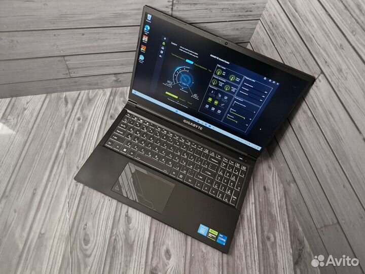 Gigabyte G5 MF Core i5-12500H \ RTX 4050