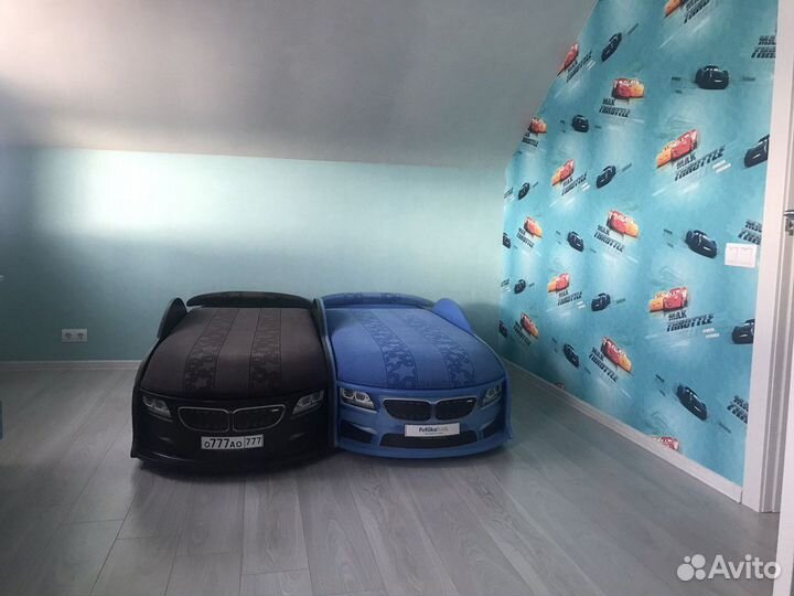 Детская кровать машинка