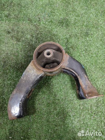 Опора (подушка) двигателя задняя Mitsubishi Lance