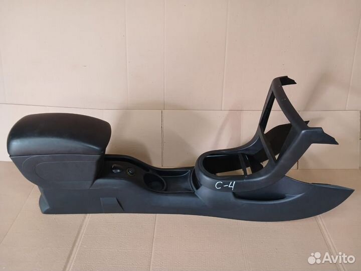 Подлокотник Citroen C4