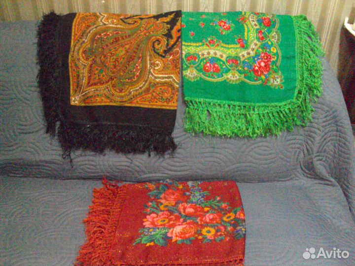 Платок шаль с кистями