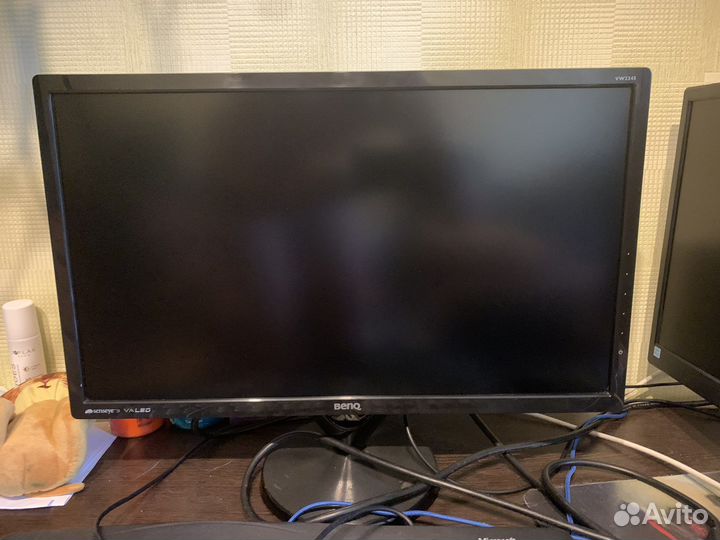 Монитор 22 дюйма