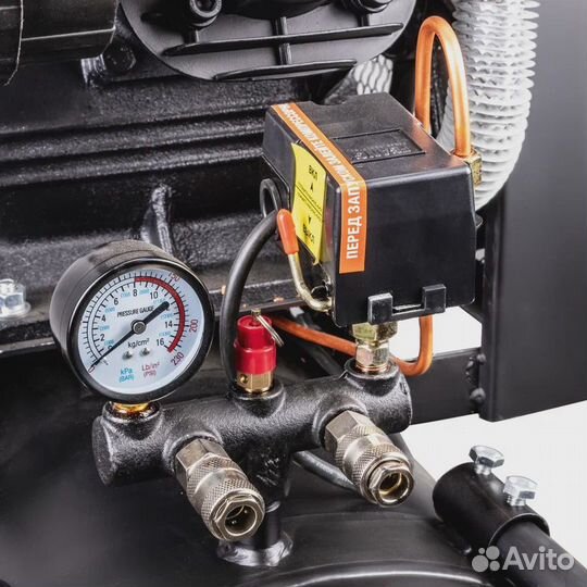 Компрессор масляный ременной aeromax 700/150