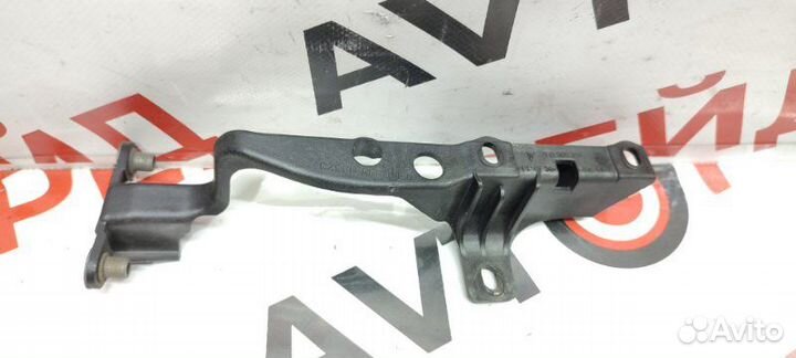 Кронштейн фары правый Volkswagen Touareg 7LA AXQ