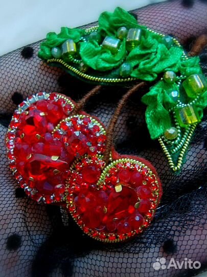 Брошь из бисера