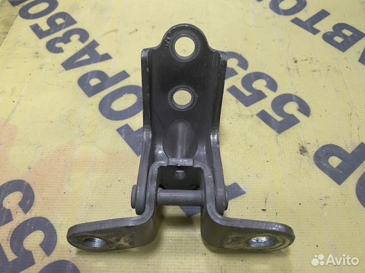 Петля двери задняя левая нижняя Kia Sportage 2