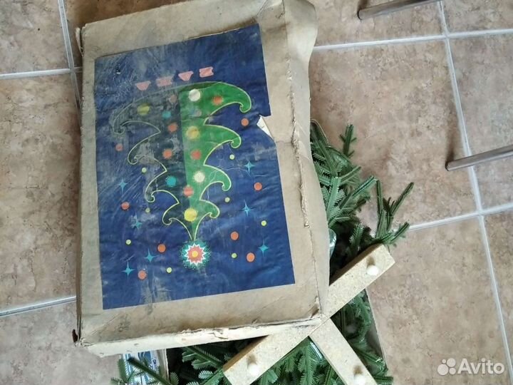 Елка искусственная, гирлянда