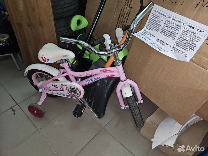 Детский велосипед с 2 дополнительными колёсами