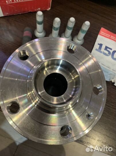 Ступица передняя на VW- гольф 5