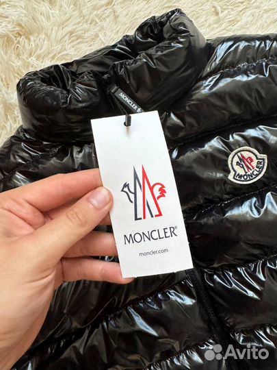 Жилетка moncler черная глянцевая