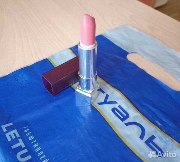 Помада Maybelline Color Sensational 987 новая