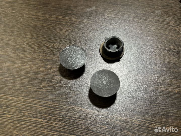 Sym Jet 4 заглушки болтов пола