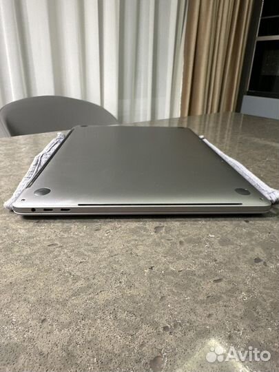 Macbook 15 2019 i9 512gb