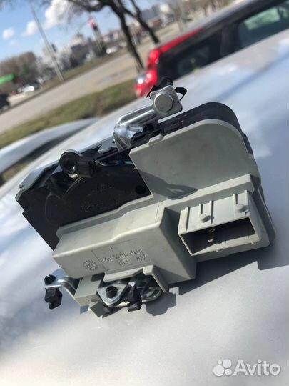 Замок дверной передний правый Ваз Лада Датсун