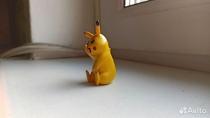Пикачу покемон фигурка