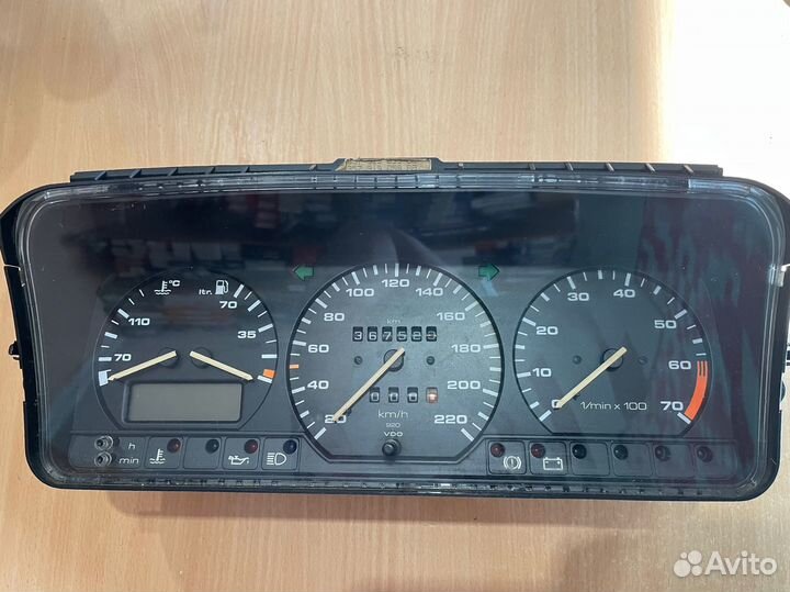 Приборная панель VW Passat b3 /t4 с тахометром