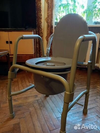 Кресло-туалет для пожилых людей