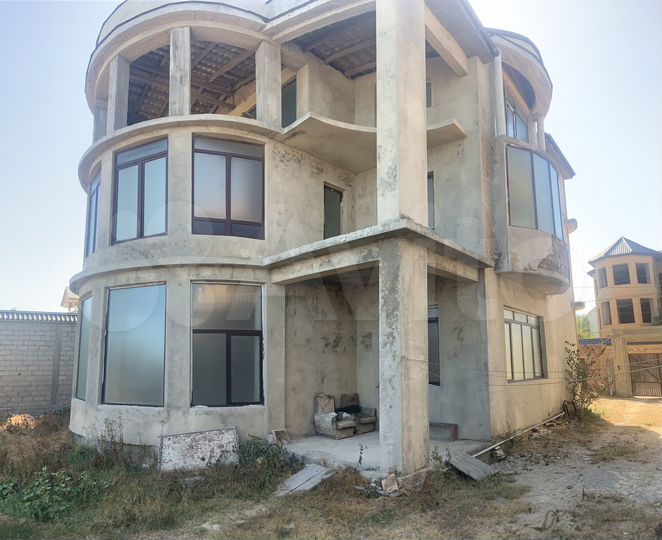 Дом 387,3 м² на участке 9 сот.