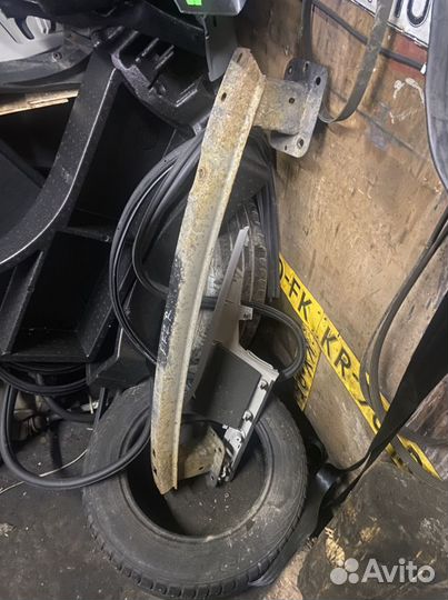 Усилитель заднего бампера Ford Focus 2 хэтчбек